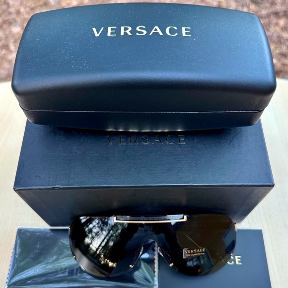 Men’s VERSACE SUNGLASSES modern shield style  black silver gold NIB + case - Picture 7 of 11
